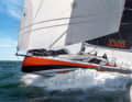 Abgehoben. Wie eine Imoca 60, nur kleiner. Die Sun Fast 3300 von Jeanneau zeigt bei Wind und Welle, dass sie viel draufhat