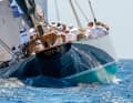Nach 43 Metern endet das Schiff in einem geradezu filigran anmutenden Heck