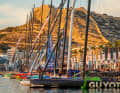 The race around the world starts in two different classes in this edition. As shown here before the start in Alicante, the focus will be on the Imocas