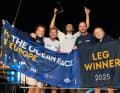 Manon Peyre, Morgan Lagravière, Ambrogio Beccaria et Thomas Ruyant célèbrent leur victoire à domicile lors de la quatrième étape à Gênes.