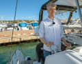 The skipper stands high up, so throwing a line over or something similar is out of the question