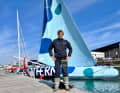 Paul Meilhat im Heimathafen Lorient vor seiner "Biotherm".