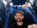 Boris Herrmann im blau gepolsterten Pilotensitz an Bord von "Malizia – Seaexplorer".