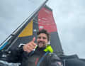 Le matin du 17 décembre, le skipper de Malizia a progressé jusqu'à la neuvième place.