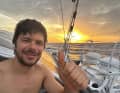 Segelte dem Ziel gegen Ende von Renntag 59 als souveräner Dritter bei gut 700 Seemeilen Rückstand auf Charlie Dalin entgegen: "Groupe Dubreuil"-Skipper Seb Simon.