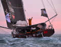 Der "Singchain-Team Haikou"-Skipper passierte die Ziellinie vor Les Sables-d'Olonne morgens am 18. Februar um 8.08 Uhr.