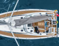 The cockpit is large and quite low. This offers protection, but also has disadvantages for the interior and small people