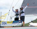 Cord Hall (r.) and Rasmus Töpsch are delighted after crossing the finish line.