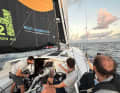 Arbeit an Deck der "Sign for Com" im RORC Caribbean 600