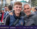 Le propriétaire d'"Intermezzo", Jens Kuphal, avec son fils Jascha Kuphal, qui a d'abord pris des photos lors du Championnat d'Europe ORC avant d'intervenir en tant que navigateur.
