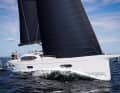 Xc 47: Wie akribisch X-Yachts bei der Neuentwicklung der Fahrtenreihe vorgegangen ist, dokumentieren wir in YACHT 19/2023. Die Dänen bauten ein Eins-zu-eins-Modell aus Sperrholz, das sich sogar zur Seite neigen lässt, um die Ergonomie zu optimieren. Die Erwartungen sind also hoch an das Boot mit dem leicht erhöhten Aufbau und den eigenständigen Fensterformen, nicht zuletzt in puncto Segeleigenschaften. Rumpflänge 14,30; Breite 4,56 m; Tiefgang 2,30 m; Gewicht 14,5 t;  Segelfläche 123 m2; Segeltragezahl 4,6; Grundpreis 950.570 Euro
