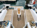 The cockpit benches are well dimensioned, but the seat height is a little too low