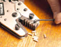 Wire end ferrules must be used when stranded wires are processed. They ensure a better contact surface. Crimp the ferrules with suitable pliers