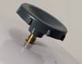 The lid is closed with a screw and negative pressure is generated