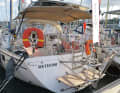 Terrace at sea: the retrofitted bathing platform on the "Wethomi" allows the family to get on and off the boat while at anchor. The telescopic bathing ladder is hidden under the platform