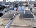 Solar park: A substructure for ten panels with a total of 360 Wp was built on the bimini using aluminium profiles. Flexible modules would be an alternative