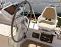 The two swivelling chairs are simply ingenious. Steering couldn't be more comfortable