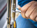 The tool must fit exactly so that the tensioners are not damaged