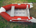 Slatted floor: The simplest solution is slats on a tarpaulin floor. The stance is less stable and the underwater hull is shapeless