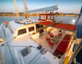 Unlike the series standard: the cockpit is closed and deep, the bimini narrow.