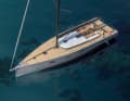 The semi-circular structure with the vertical window band is characteristic. | Illustrations: YYachts