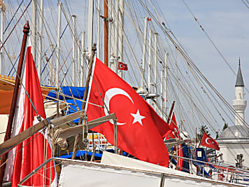 Zwingt die Türkei Charteryachten unter türkische Flagge?