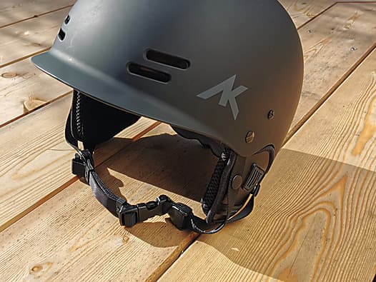 Riot Helm für Wassersportler von AK Durable Supply