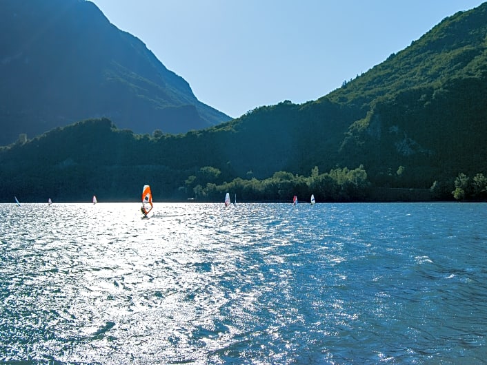 Lago di Cavazzo - die besten Windsurf-Spots im Überblick