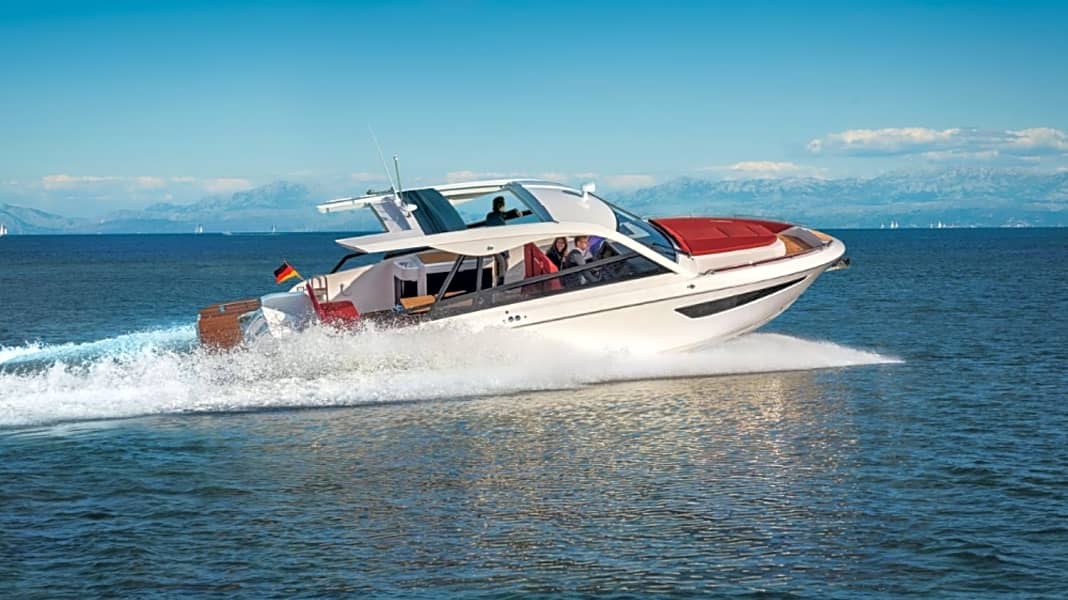 Test Daycruiser mit Außenborder Bavaria Vida 33 HT BOOTE