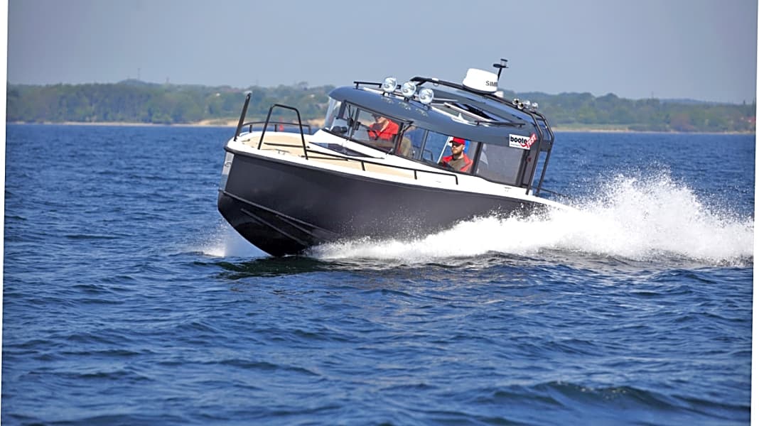 XO 270 RS Front Cabin