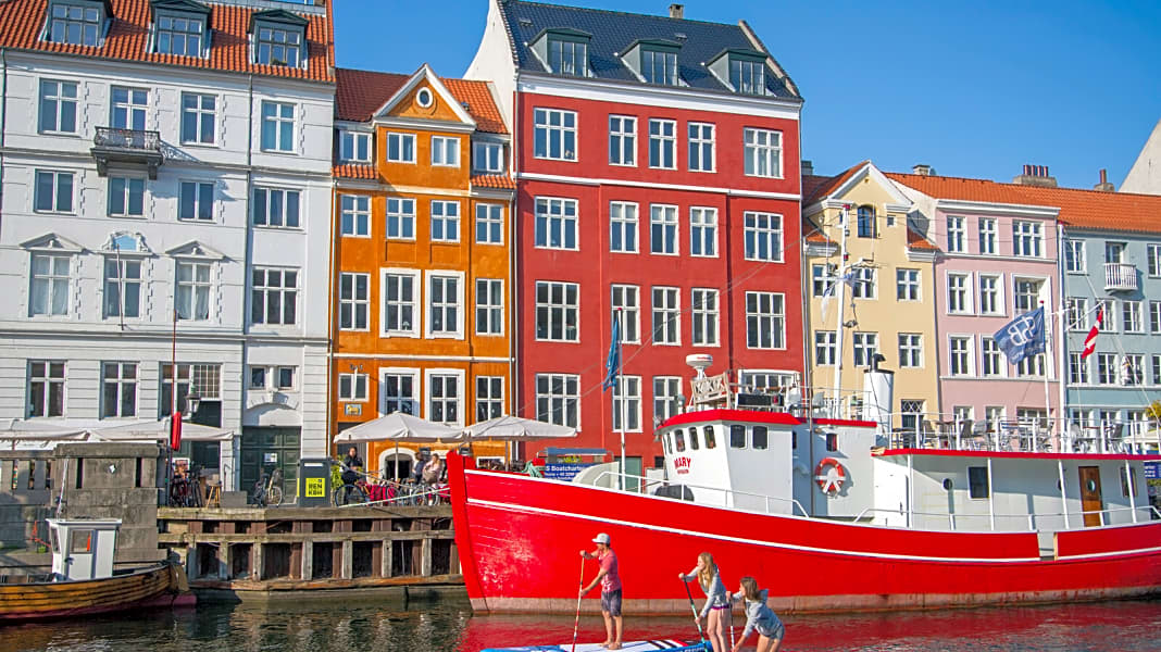 Dänemark: SUP City Tour durch Kopenhagen