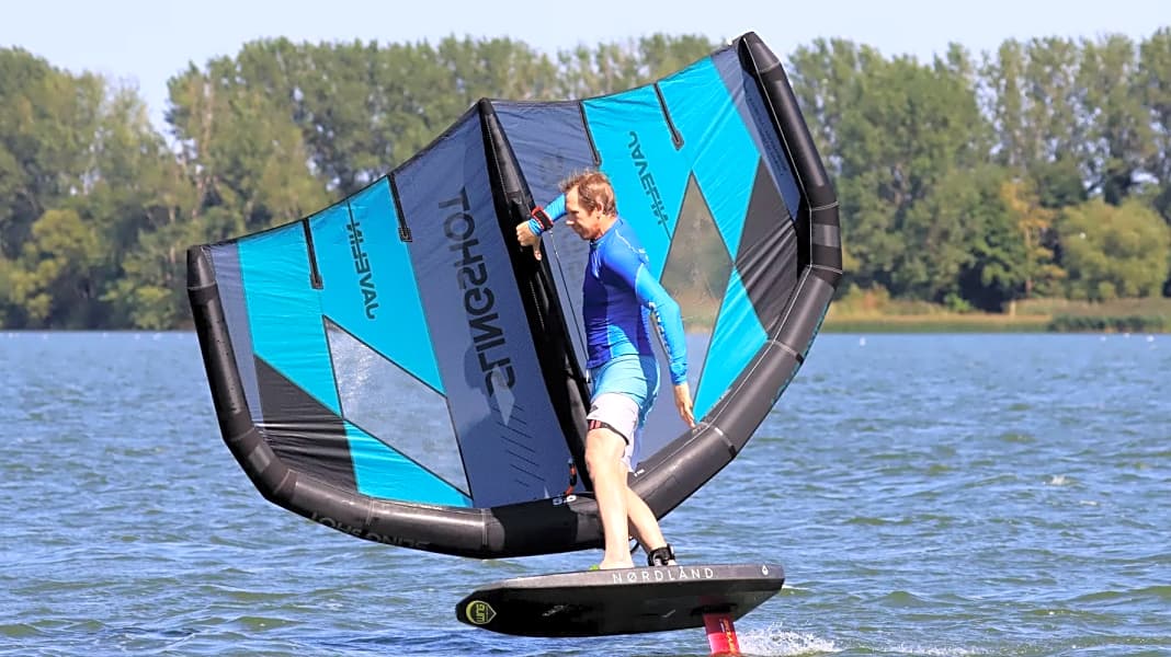 Slingshot Javelin V1 der neue Wing mit BoomSystem im Test WING