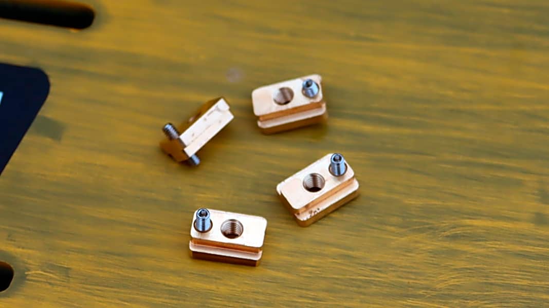 Locking TNuts Einfache FoilMontage WING