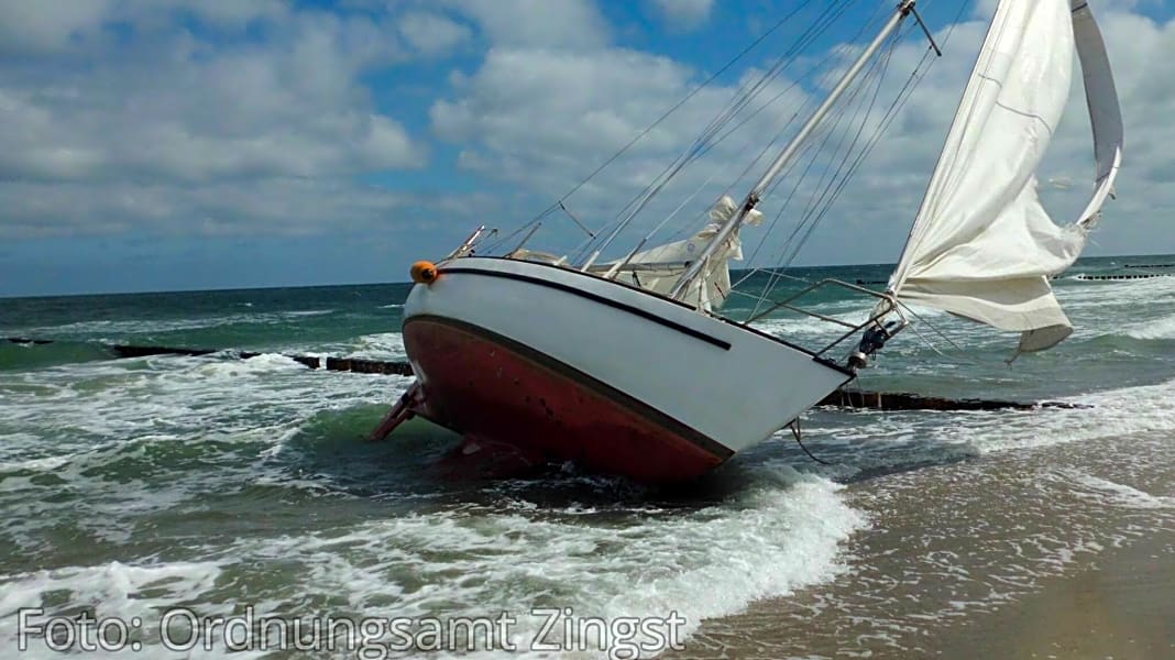 Havarie: Yacht bei Zingst gestrandet