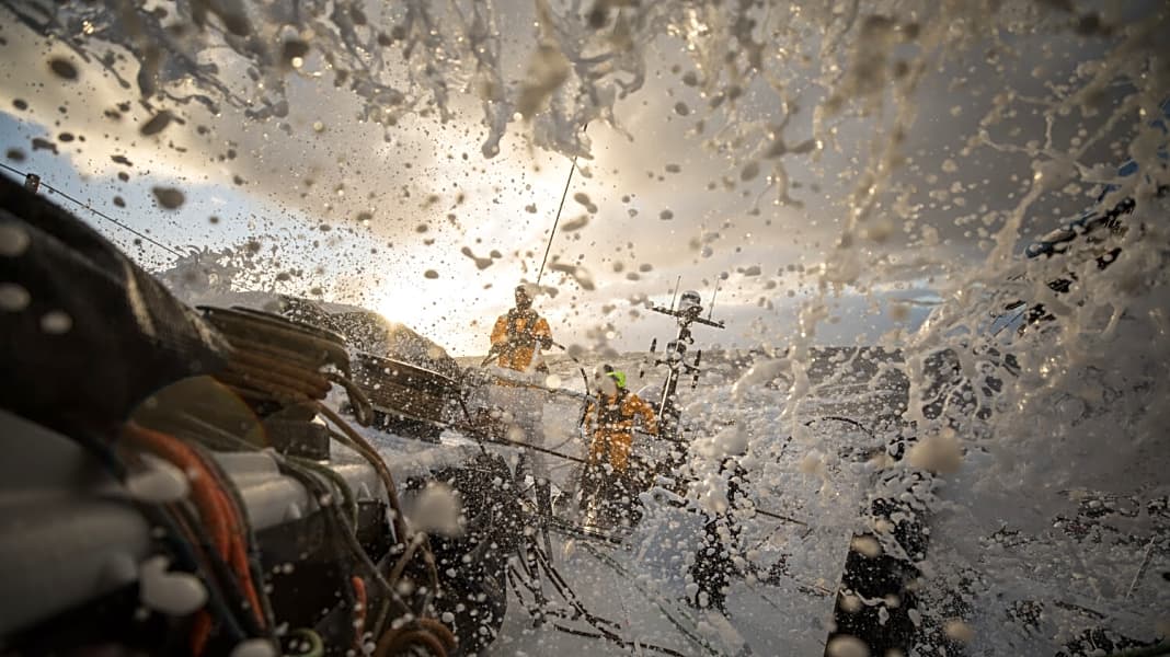 Volvo Ocean Race: Kurz vor Kap Hoorn: Die Teams kämpfen und trauern