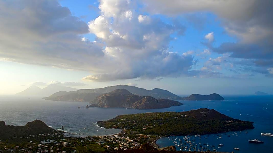 Revier-Info: Yachtcharter Italien Liparische Inseln und Sizilien