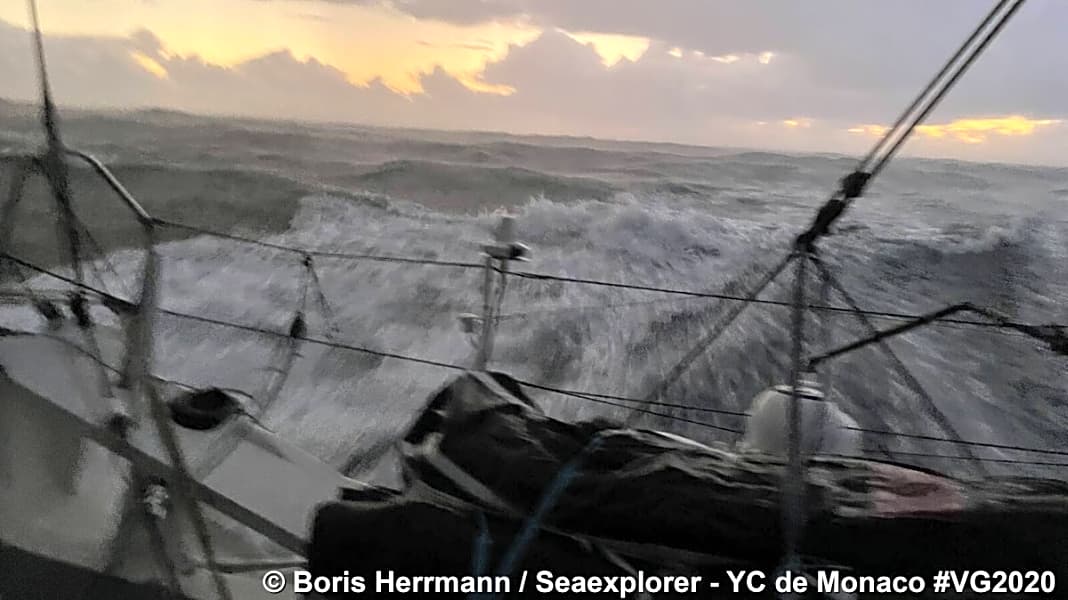 Regatta: Vendée Globe: Die Flotte trotzt dem Sturm