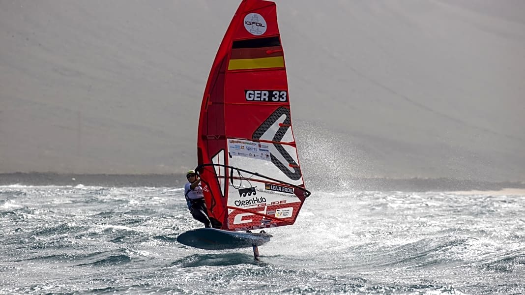 Lanzarote Foil Challenge: Lena Erdil wirbt für Meeresschutz: Windsurf-Weltmeisterin besteht Extrem-Einsatz