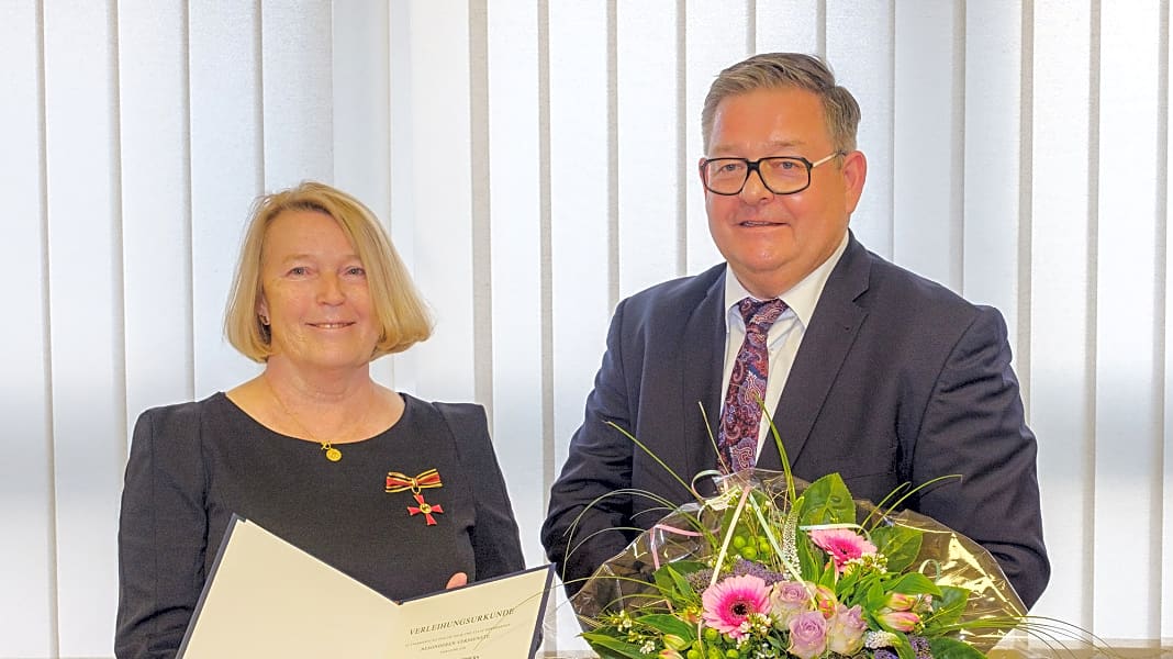 DSV: Mona Küppers mit dem Bundesverdienstkreuz ausgezeichnet