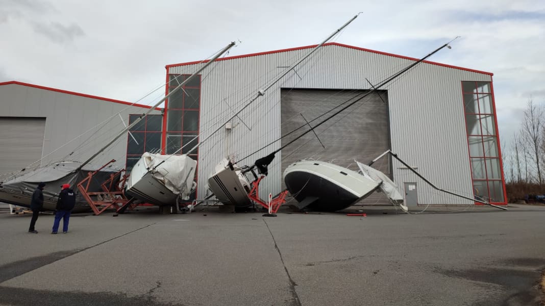 Sturmschäden: Orkantief „Zeynep“ weht Boote vom Lagerbock
