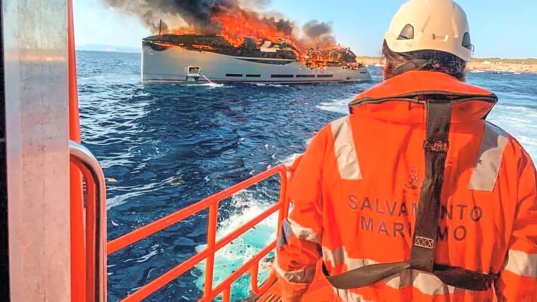 Flammen auf dem Meer - wenn die Yacht brennt