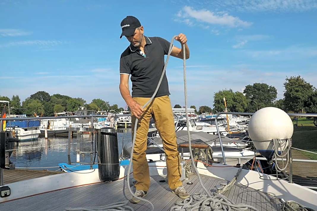 Seemannschaft: Tauwerk - richtig Aufschießen, Sichern und Werfen | BOOTE