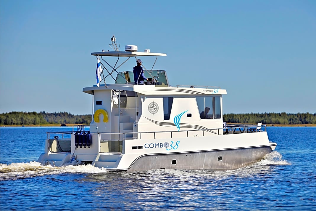 Interessante Idee: der robuste Hausboot-Katamaran Combo 38.