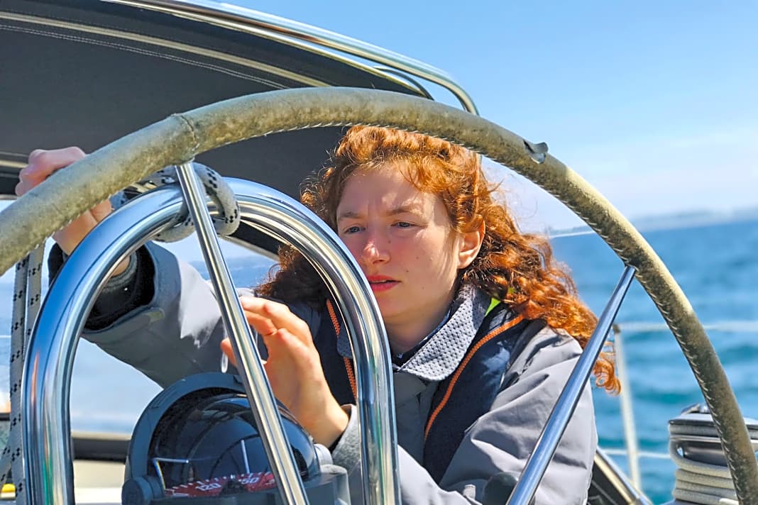 Ronja Dörnfeld, 25, ist wild entschlossen, um die Welt zu segeln. Doch am Boot gibt es immer wieder viel zu tun