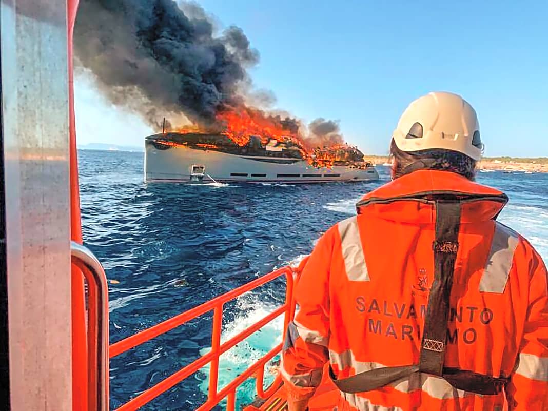 Flammen auf dem Meer - wenn die Yacht brennt