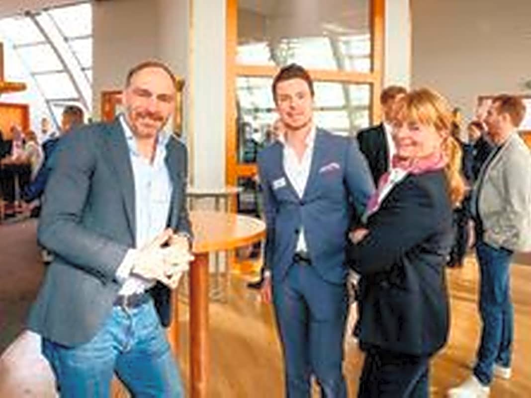 Markus Klaas (Vedder, l.), Arno Böhnert (M Yachts), Christiane Thomsen (Lunautica)