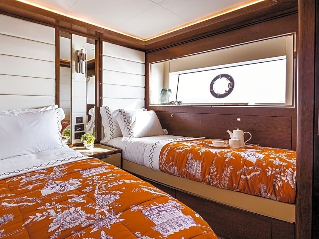Reichlich Platz: Zwei kompakte Doppelkabinen gibt es an Bord des neuen Sirena-Yachts-Flaggschiffes.