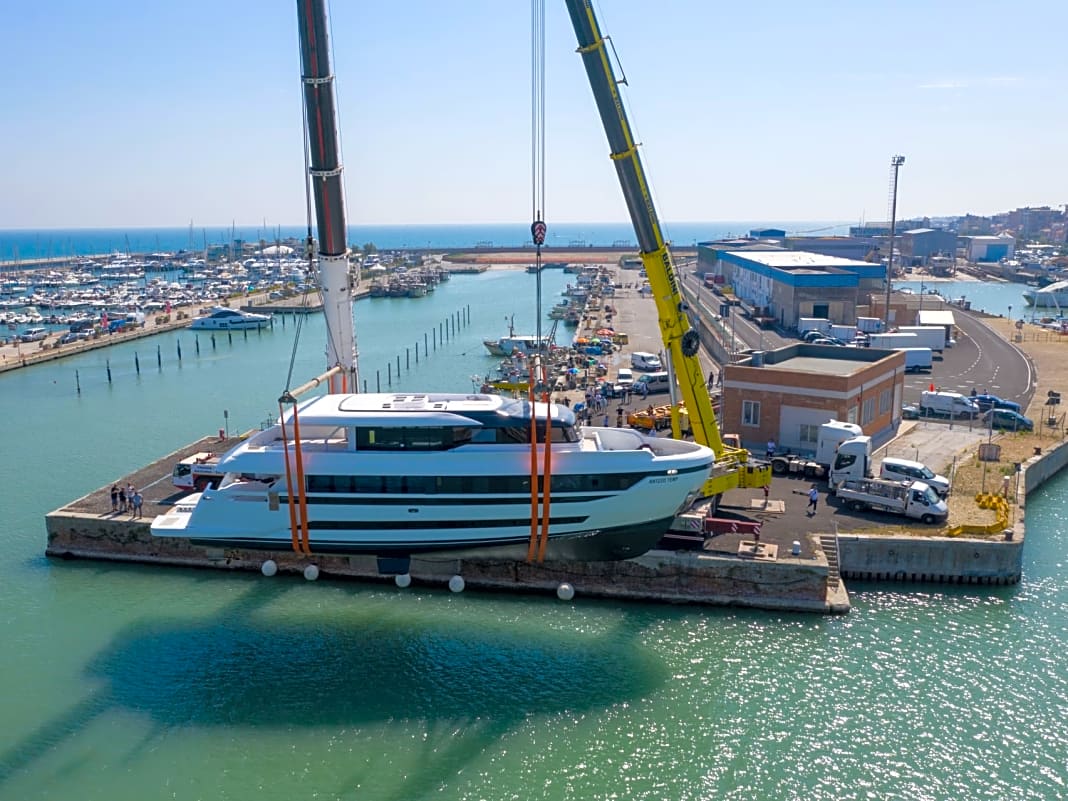 Extra 93: Launch in Ancona