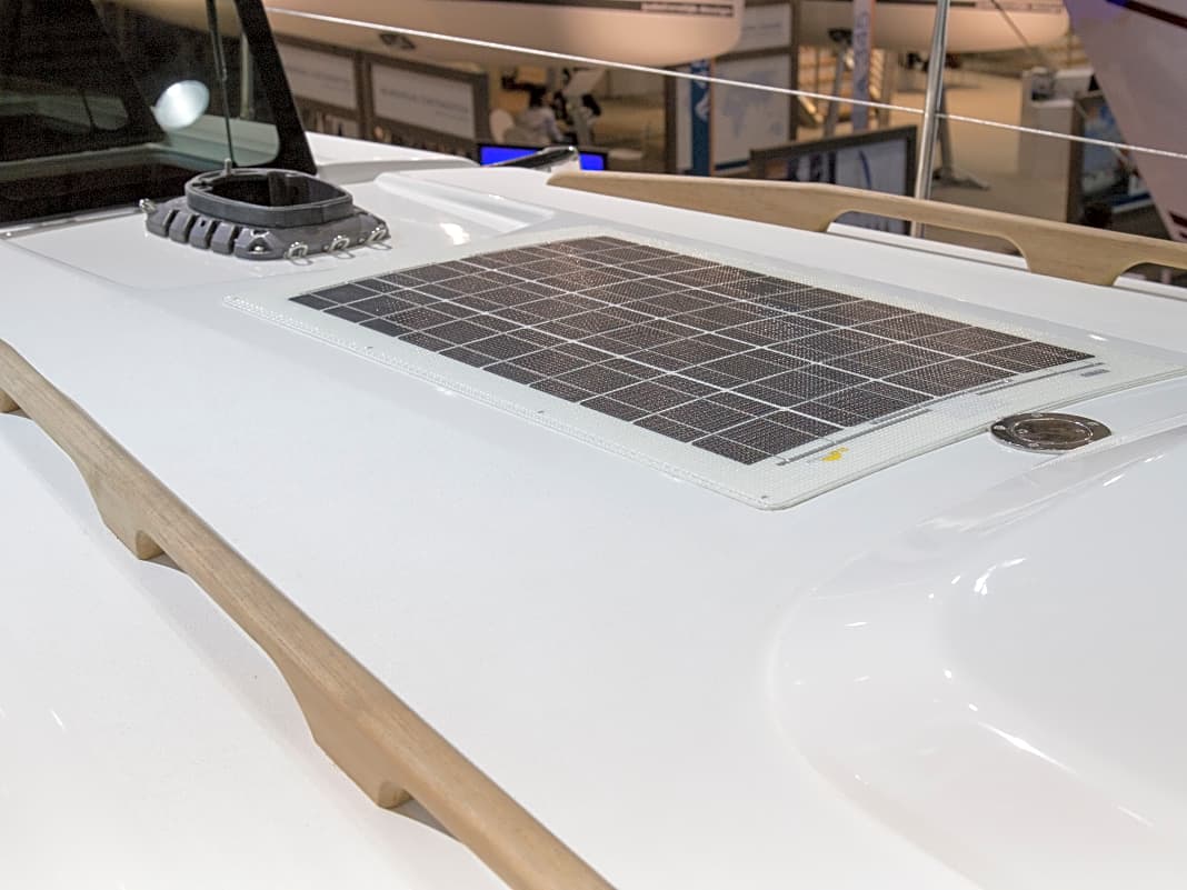 Das Solarpaneel auf dem Aufbau soll die Akkus unter der Woche auf Spannung halten