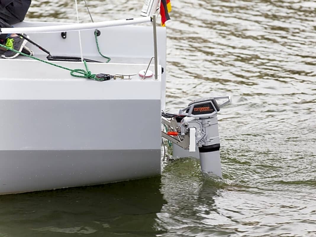Optional wird das Boot mit Torqeedo-Motor angeboten